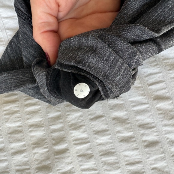 Lululemon Women’s legging - Picture 4 of 4